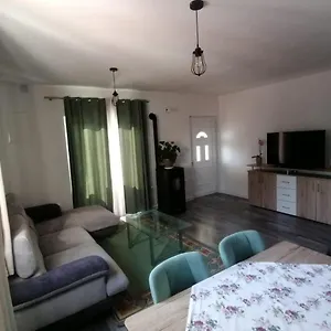 https://apartments-nana.hotelinzadar.com